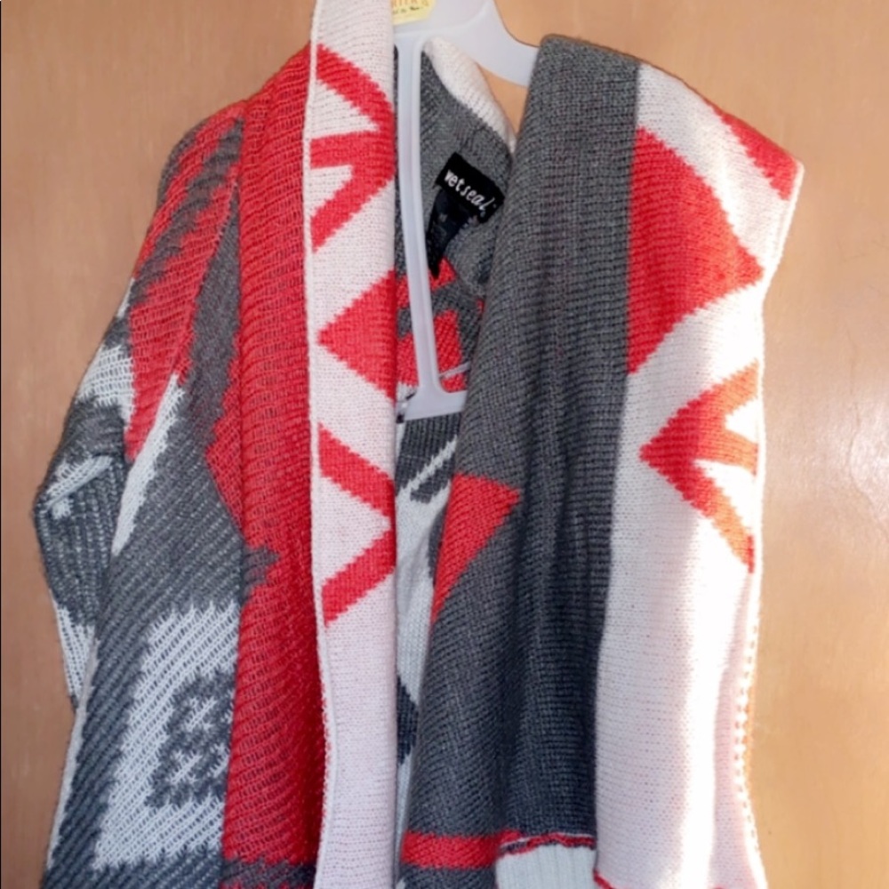 Wet seal red and grey sweater‼️